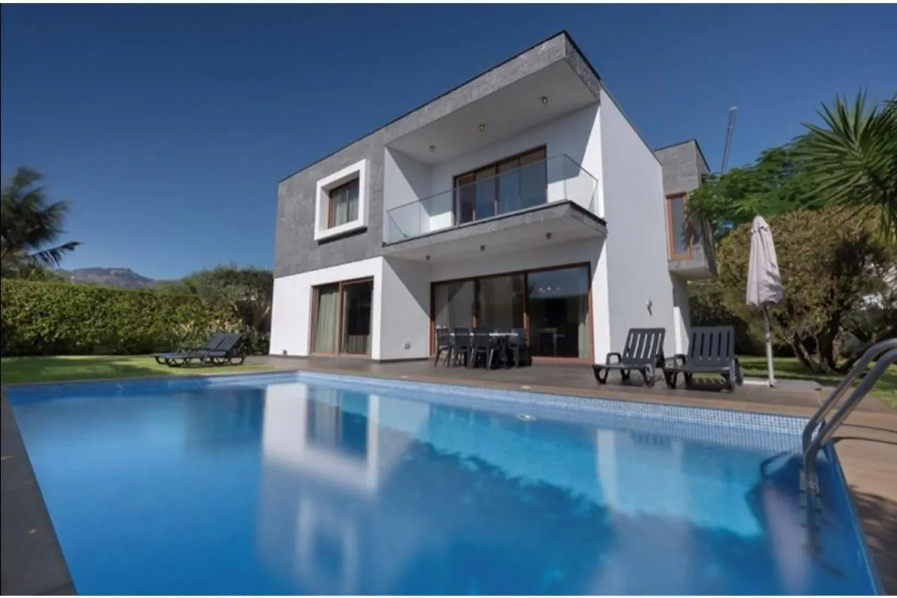 Villa Victoria With Private Heated Pool Funchal